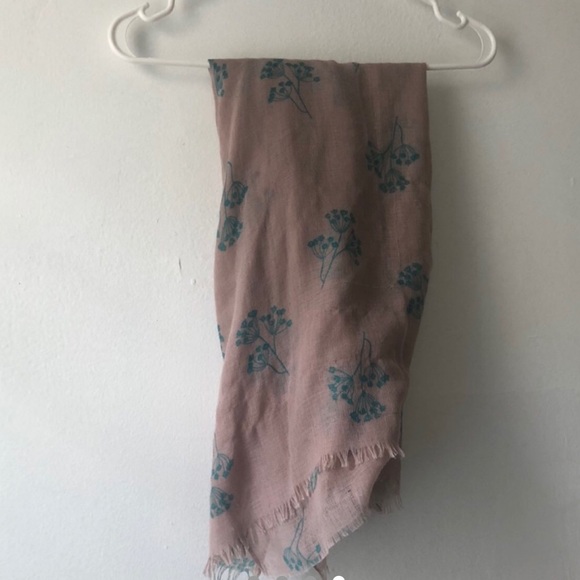 Scarf - Picture 4 of 4